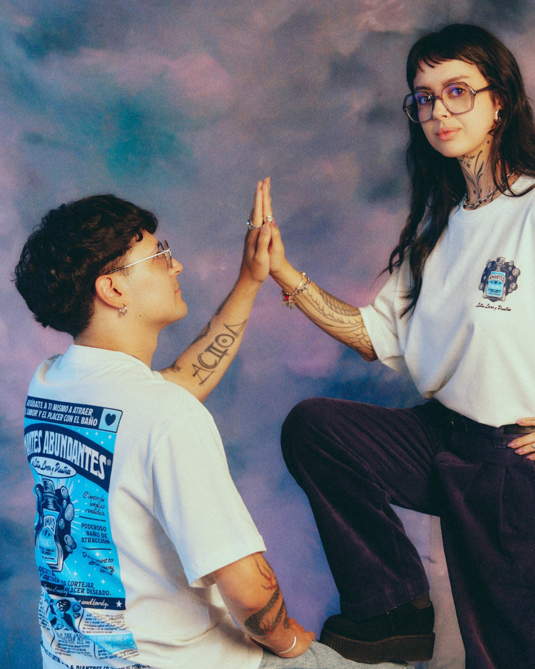 CAMISETA AMANTES ABUNDANTES CREMA OVERSIZED