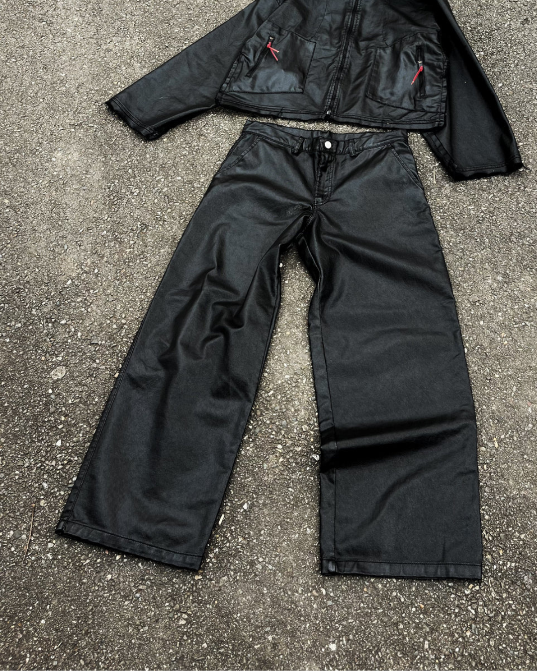 METALLIC BLACK TROUSER