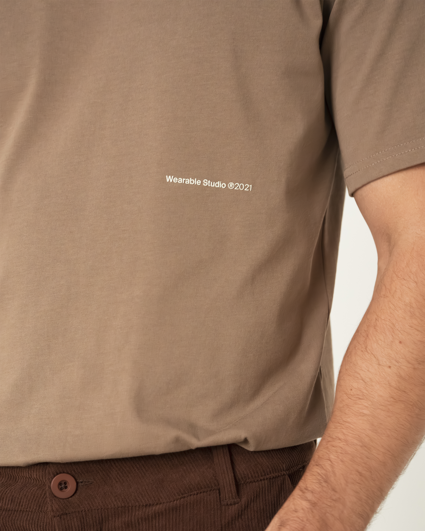 B SIGNATURE MOCA T-SHIRT