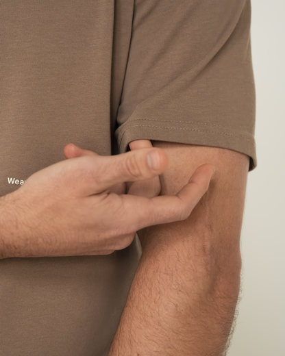 B SIGNATURE MOCA T-SHIRT