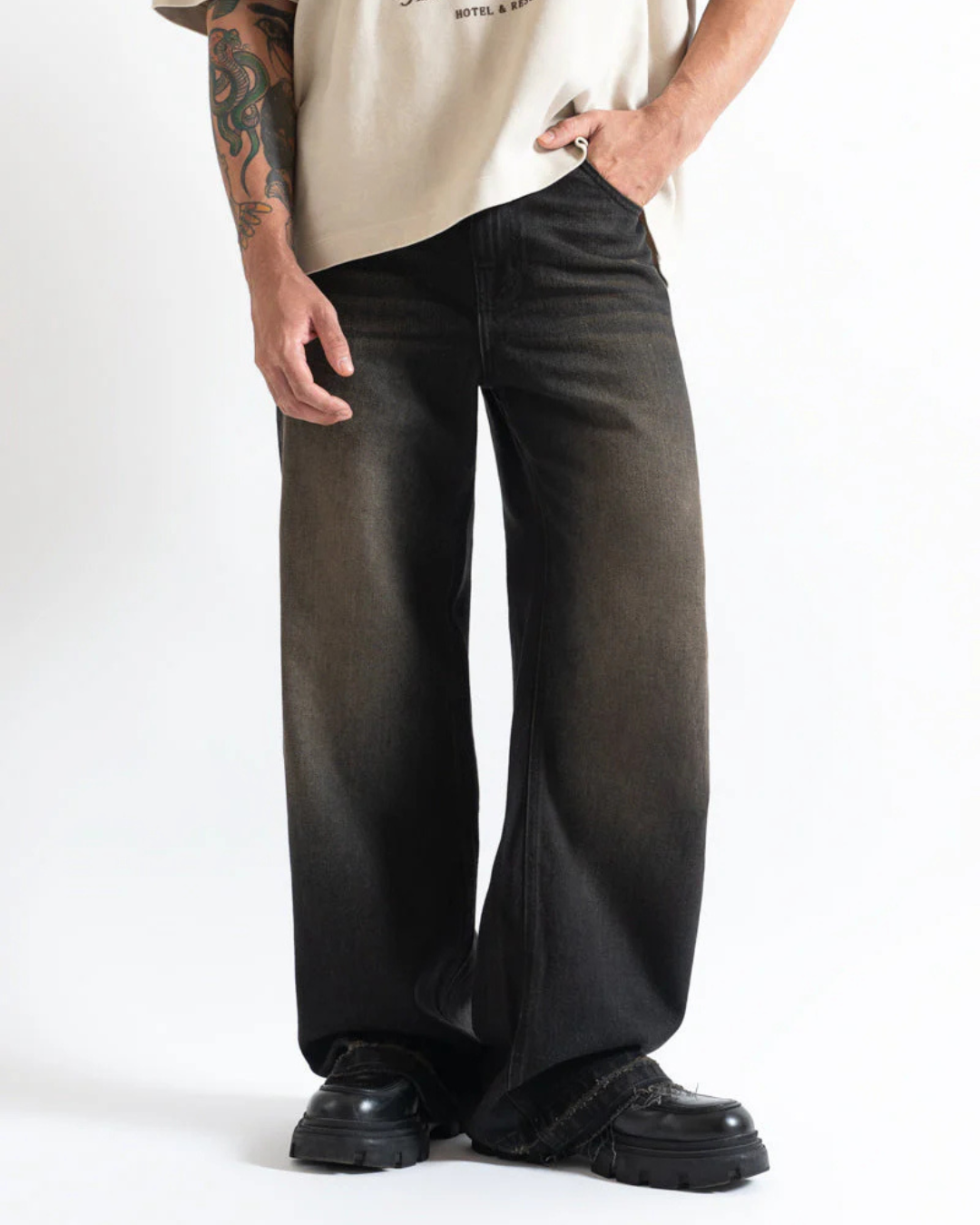 MONCLAIR WASHED BLACK BROWN JEAN