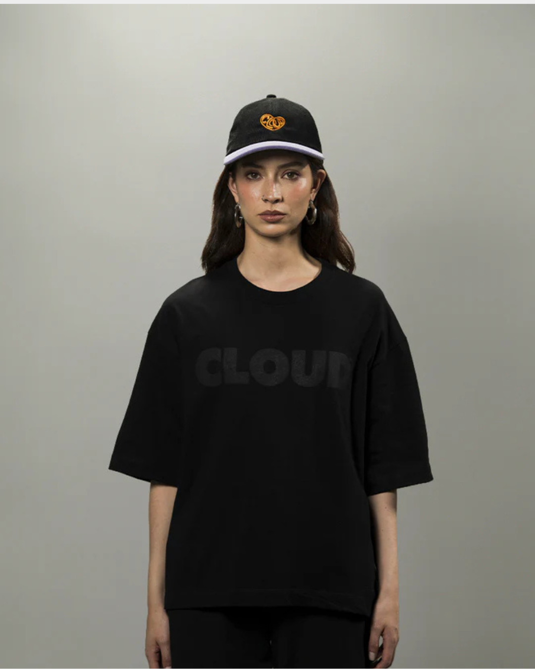 CAMISETA BLOCK NEGRO SOBRE NEGRO REGULAR FIT
