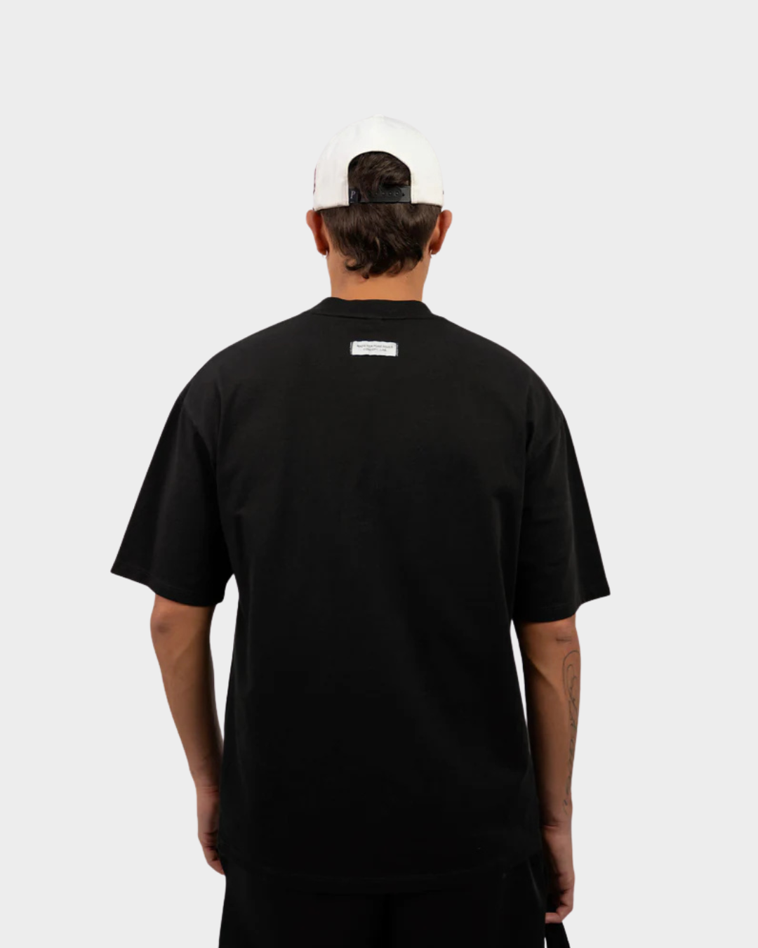 CLASSIC BLACK T-SHIRT