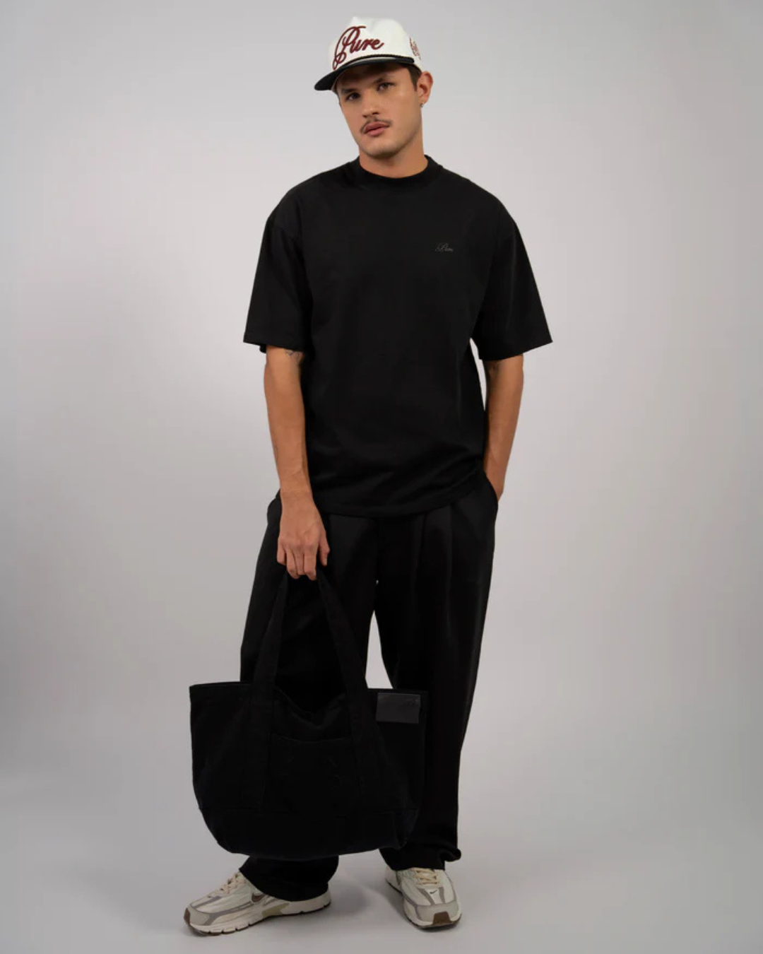 CLASSIC BLACK T-SHIRT