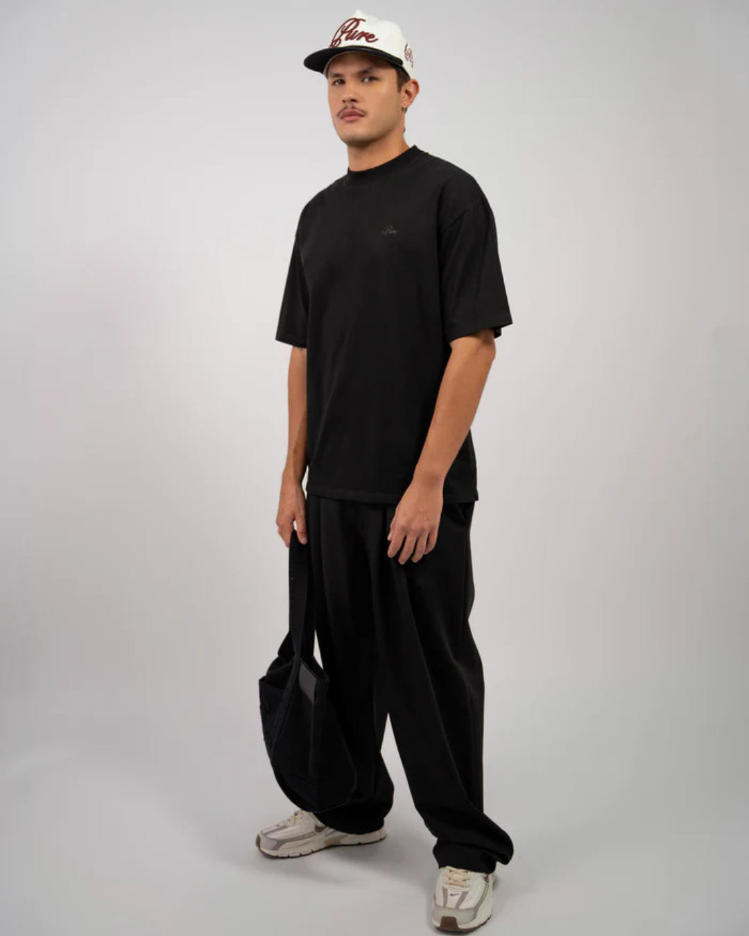CLASSIC BLACK T-SHIRT