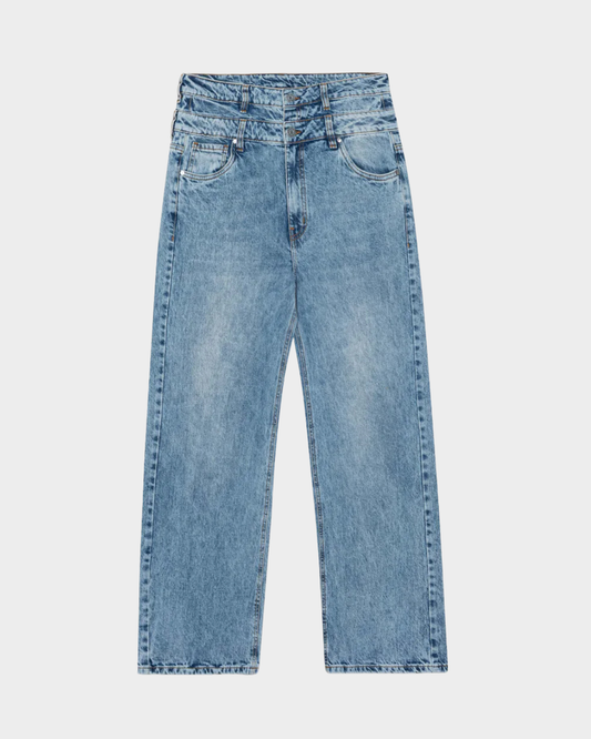 DOPAMINE LIGHT-WASH JEANS