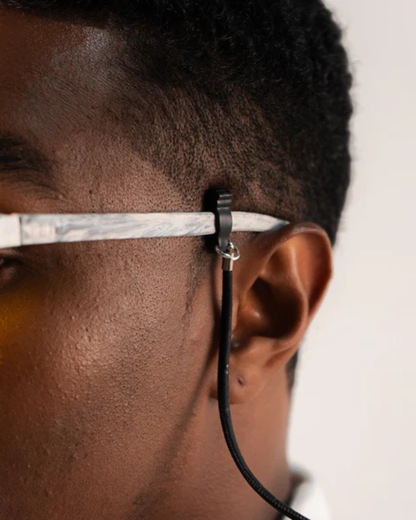 CUELGA GAFAS ALCORNOQUE AZABACHE