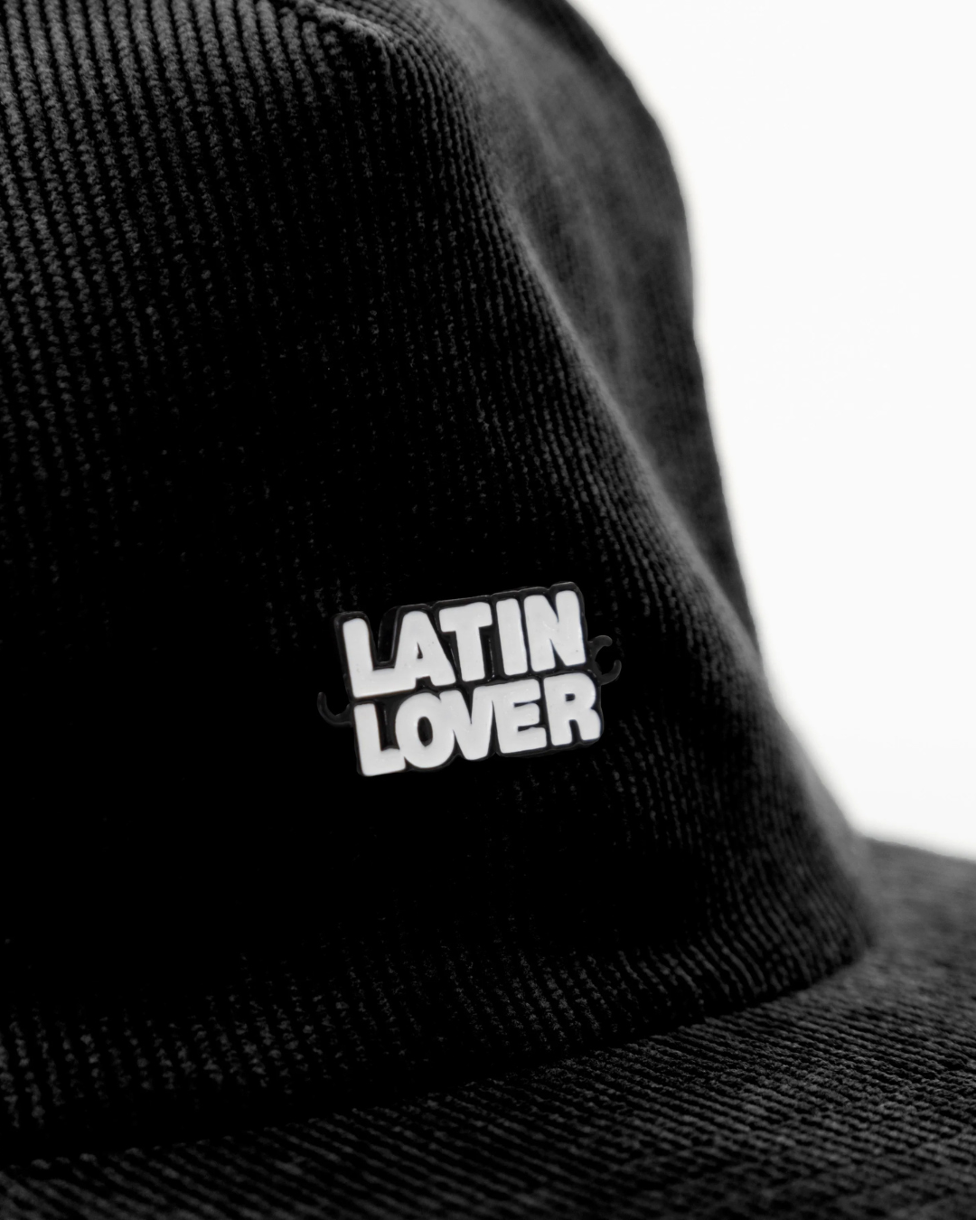 GORRA APLIQUE CORDUROY NEGRO