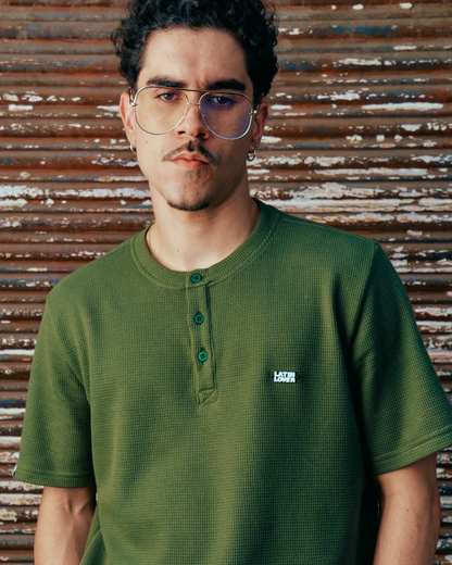 CAMISETA WAFFLE KNIT BOTONES VERDE