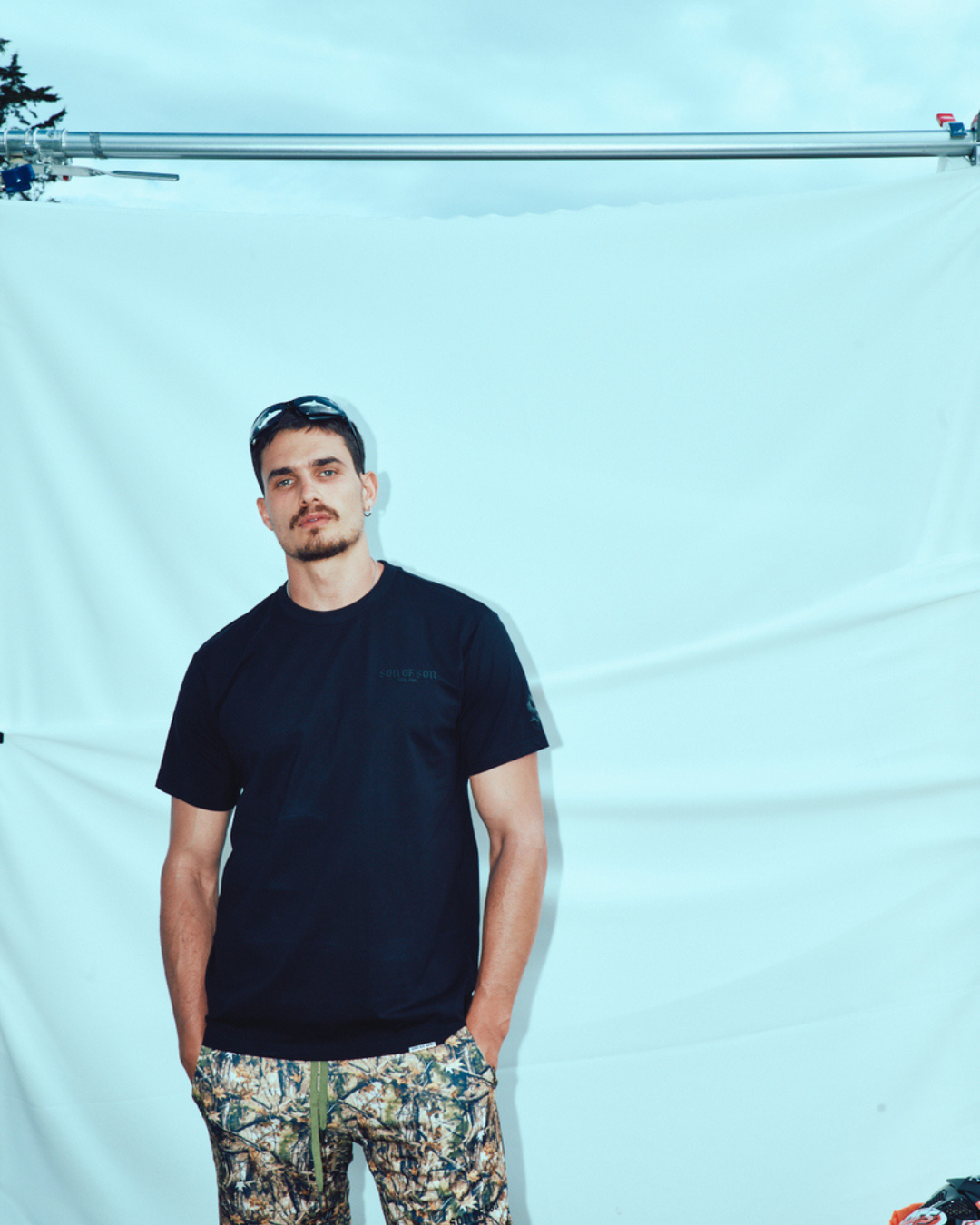 REGULAR FIT BLACK SOFS TRAVEL