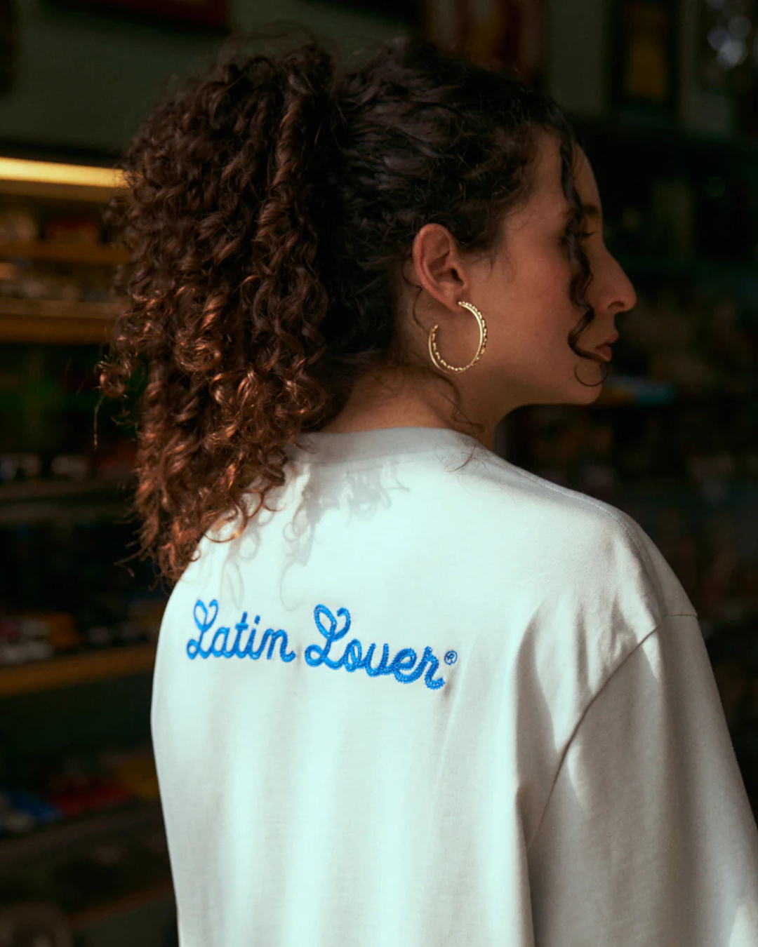 CAMISETA LL BORDADO GRIS OVERSIZED