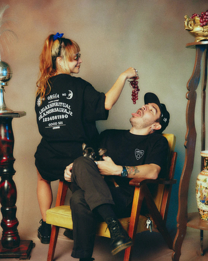 CAMISETA ORGIA NEGRO OVERSIZED