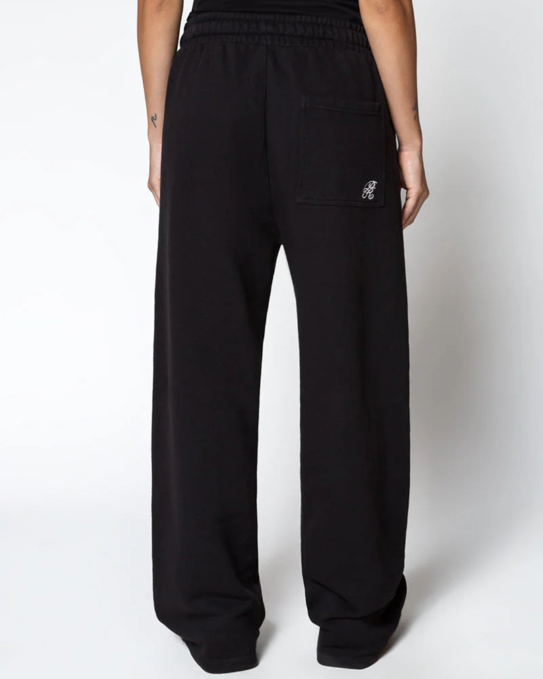 HIGHLAND BLACK JOGGER