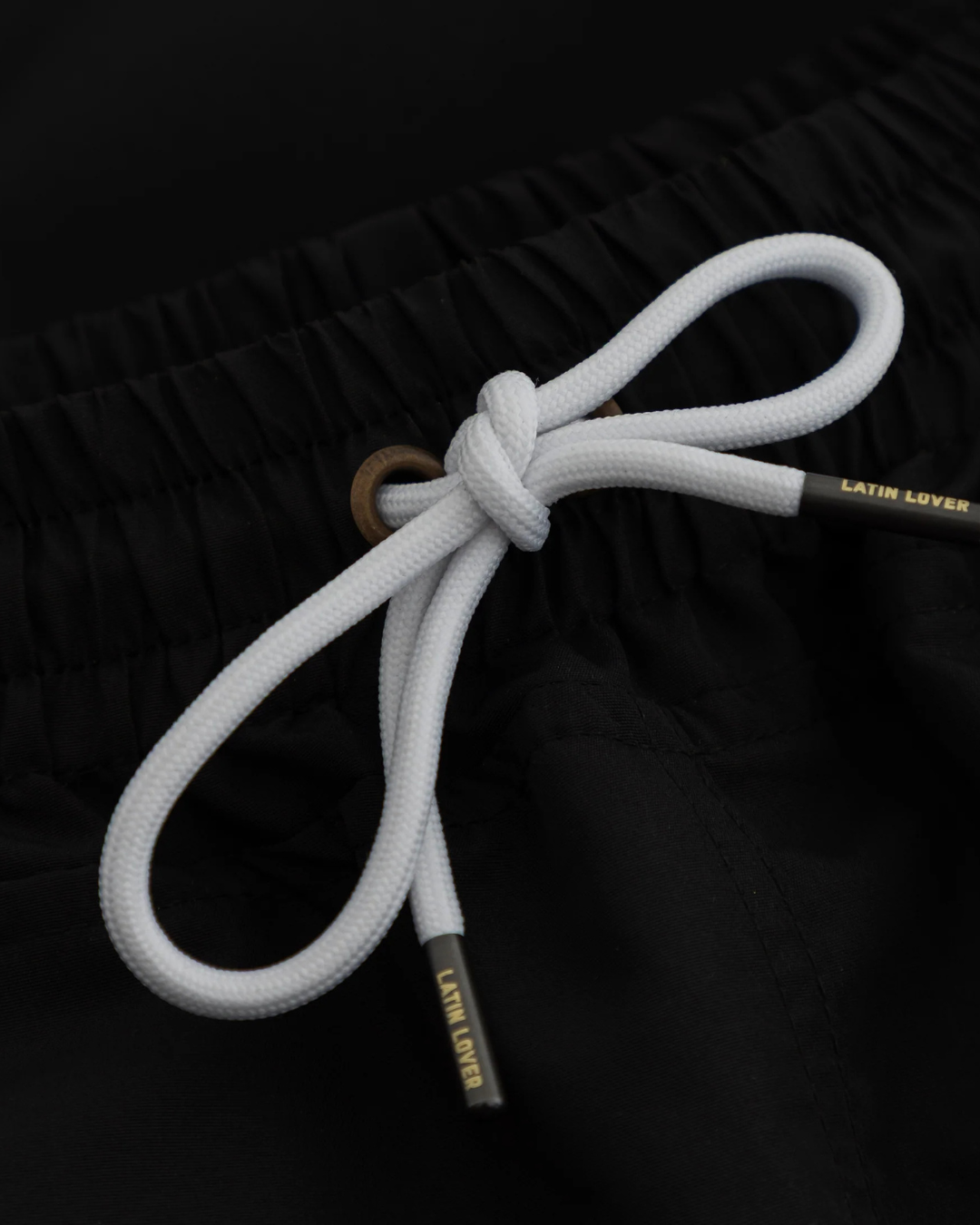 SHORT CAMPEONES EN EL AMOR NEGRO BLANCO