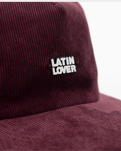 GORRA APLIQUE CORDUROY VINO
