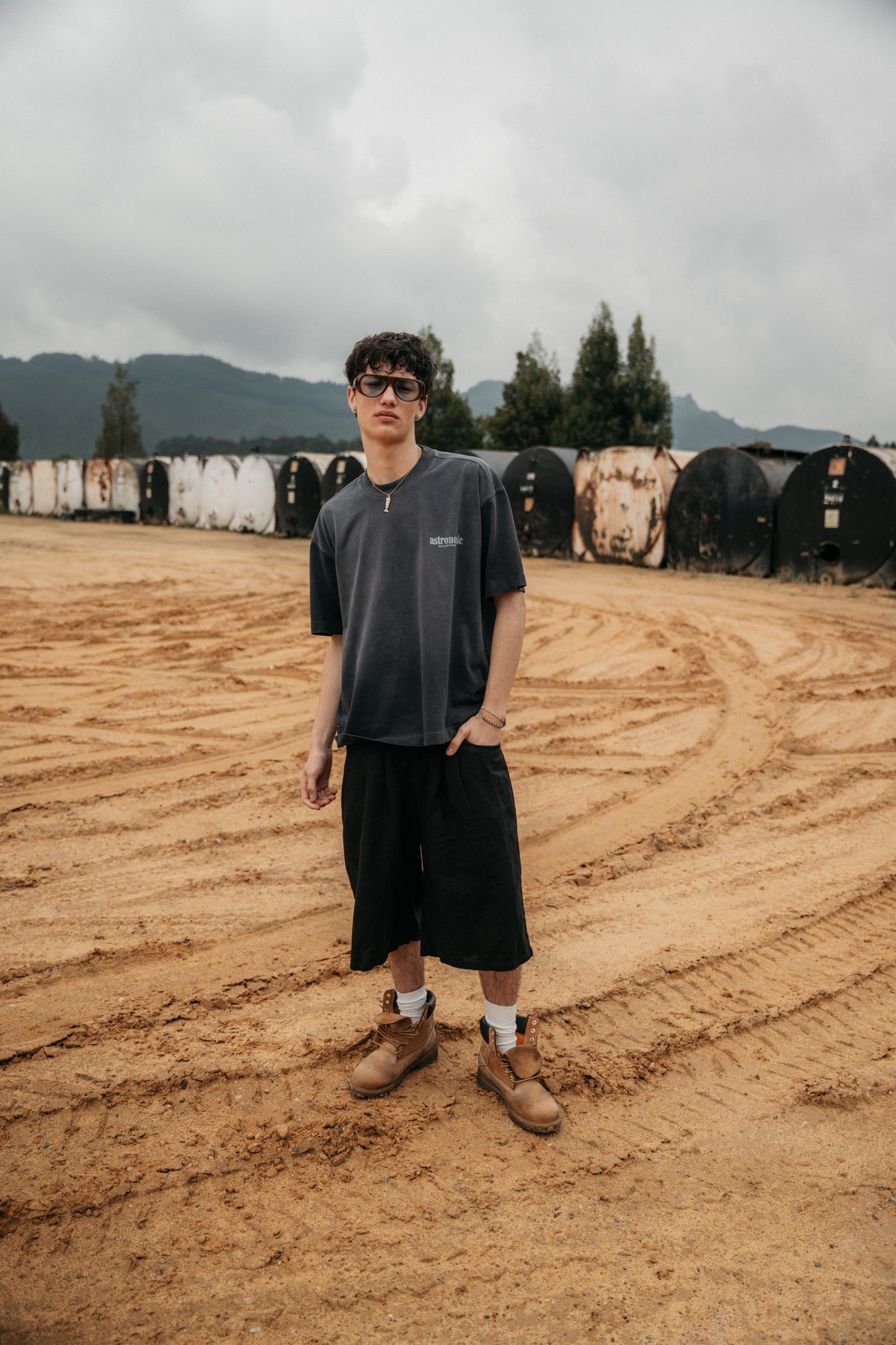 CAMISETA ROAD SUPPLY - GRIS DEGRADÉ