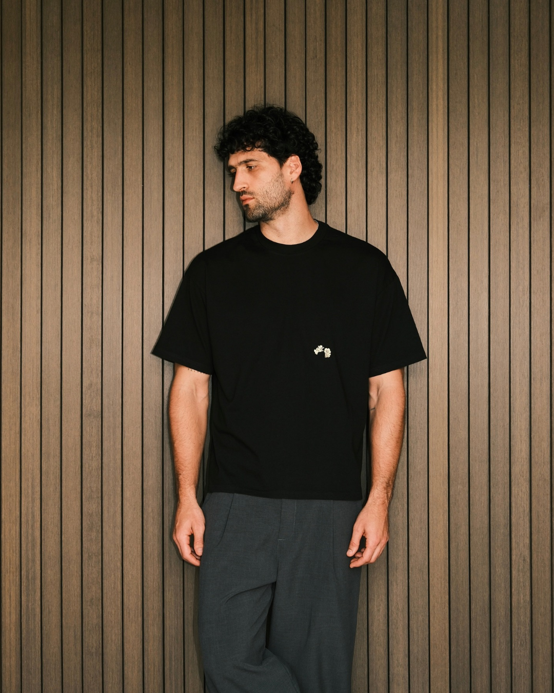 DAISUGI BLACK BOX T-SHIRT