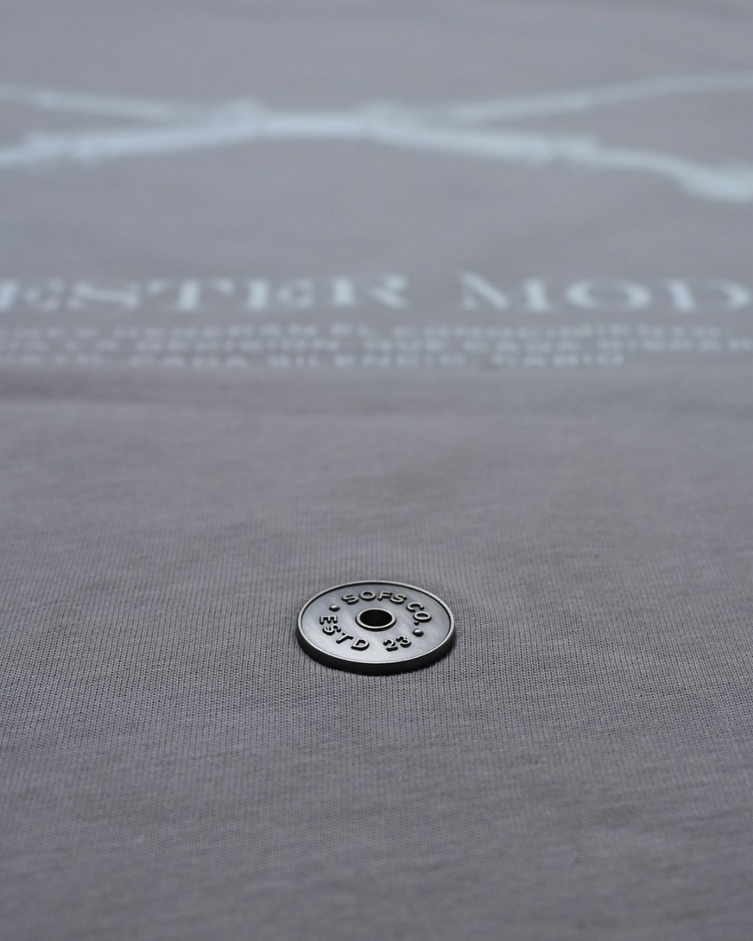 MODEL 70 OVERSIZED T-SHIRT — GREY